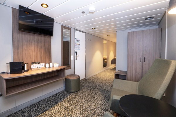 Hurtigruten Coastal Express Suite_MS_Vesteralen_HGR_159299_Photo_Tor_Farstad.jpg